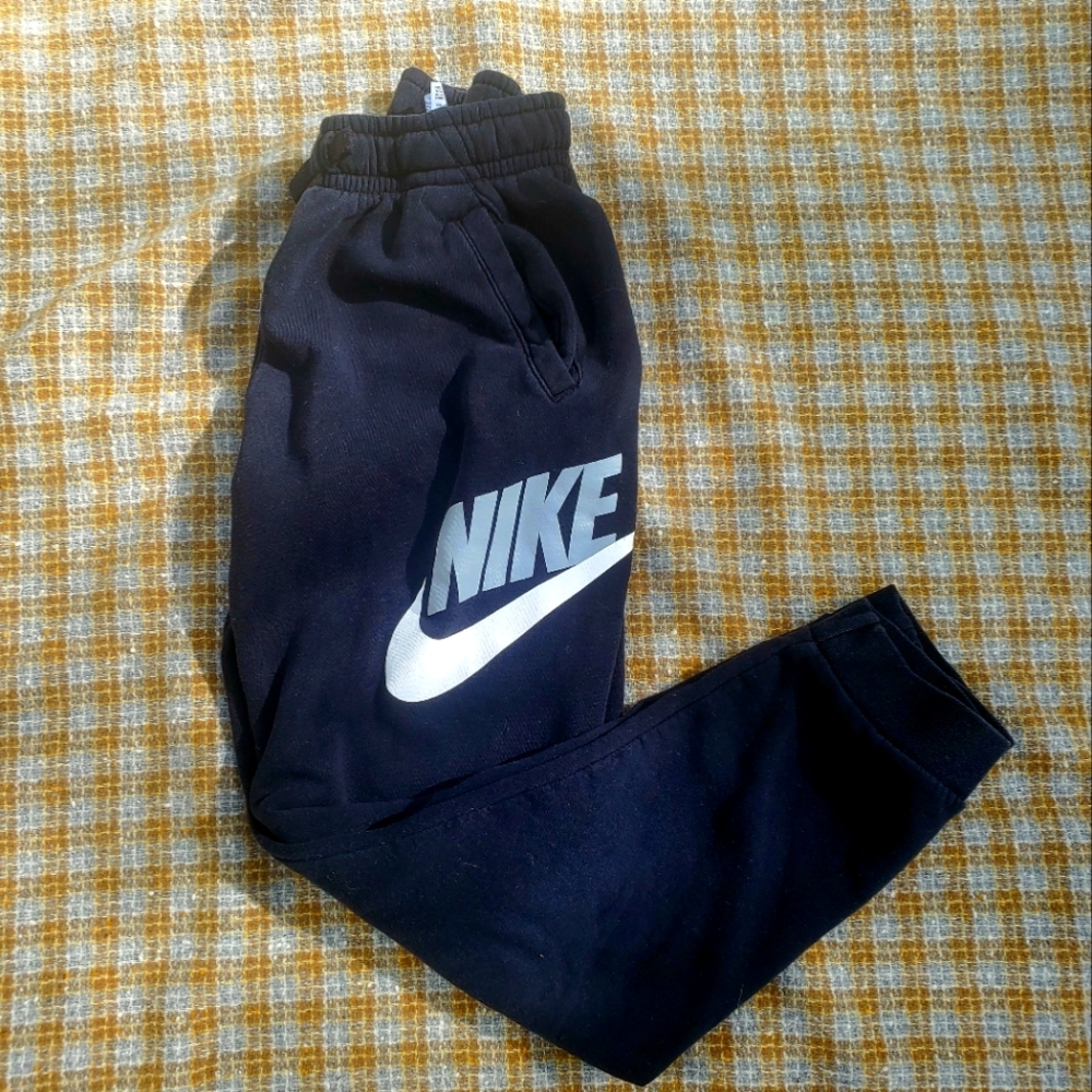 Nike Black Joggers/Sweatpants | SIZE (L) (Youth)